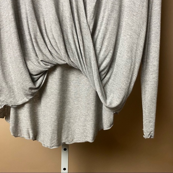 Urban Outfitters Silence + Noise Medium Faux Wrap Top Flowy Slouchy Boho V Neck - Picture 4 of 6